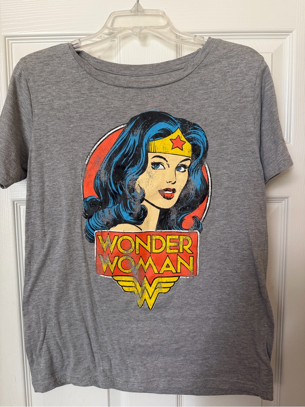 DC Comics Licensed Wonder Woman Short Sleeve Tee - Gray Size M Comfy